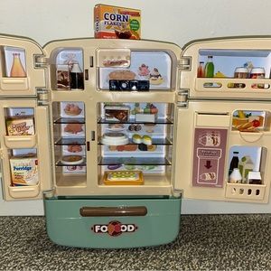 Mini Toy Fridge  Good for dolls  (Barbie, American Girl, Our Generation) - NWOT
